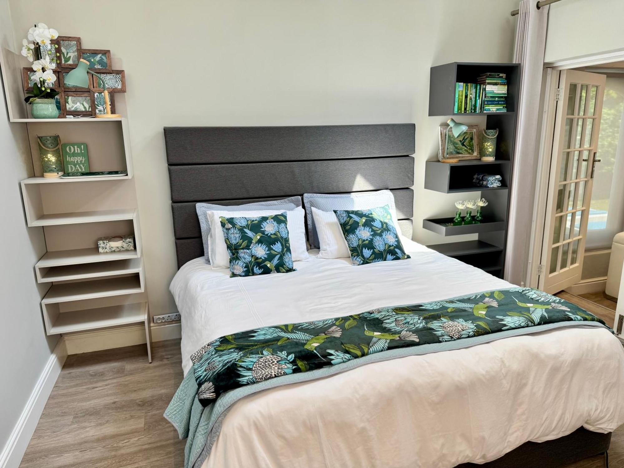 Hummingbird Corner Apartment